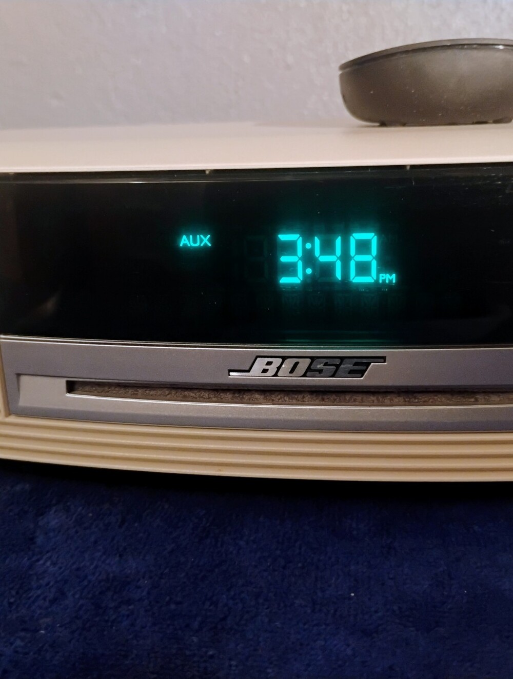 Classic Bose Wave Music System White Cream Beige CD Aux AM/FM and Bluetooth - Picture 6 of 11